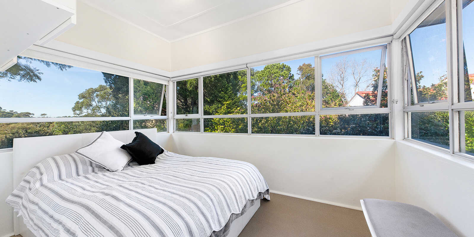 28 Morotai Crescent Castlecrag