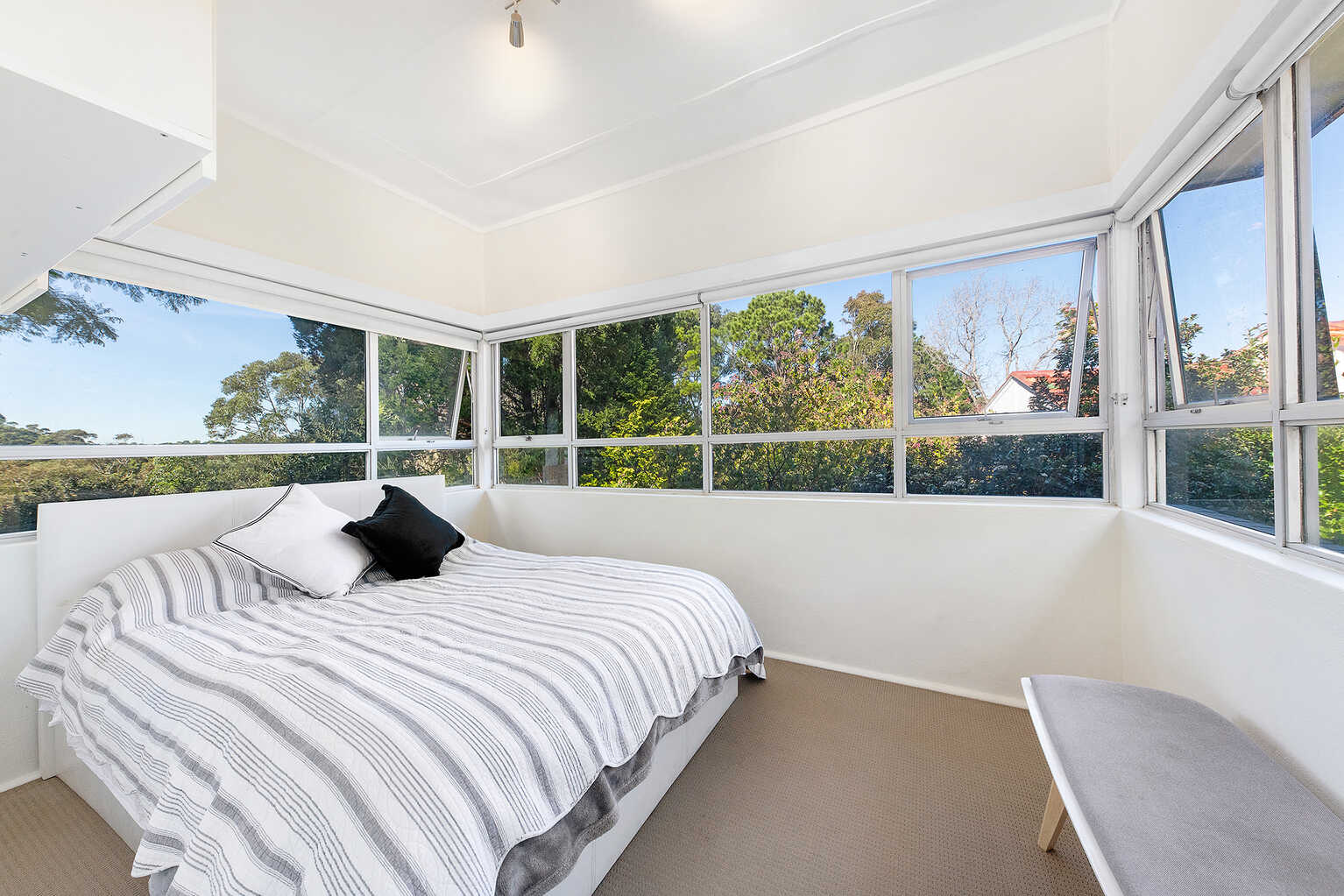 28 Morotai Crescent Castlecrag