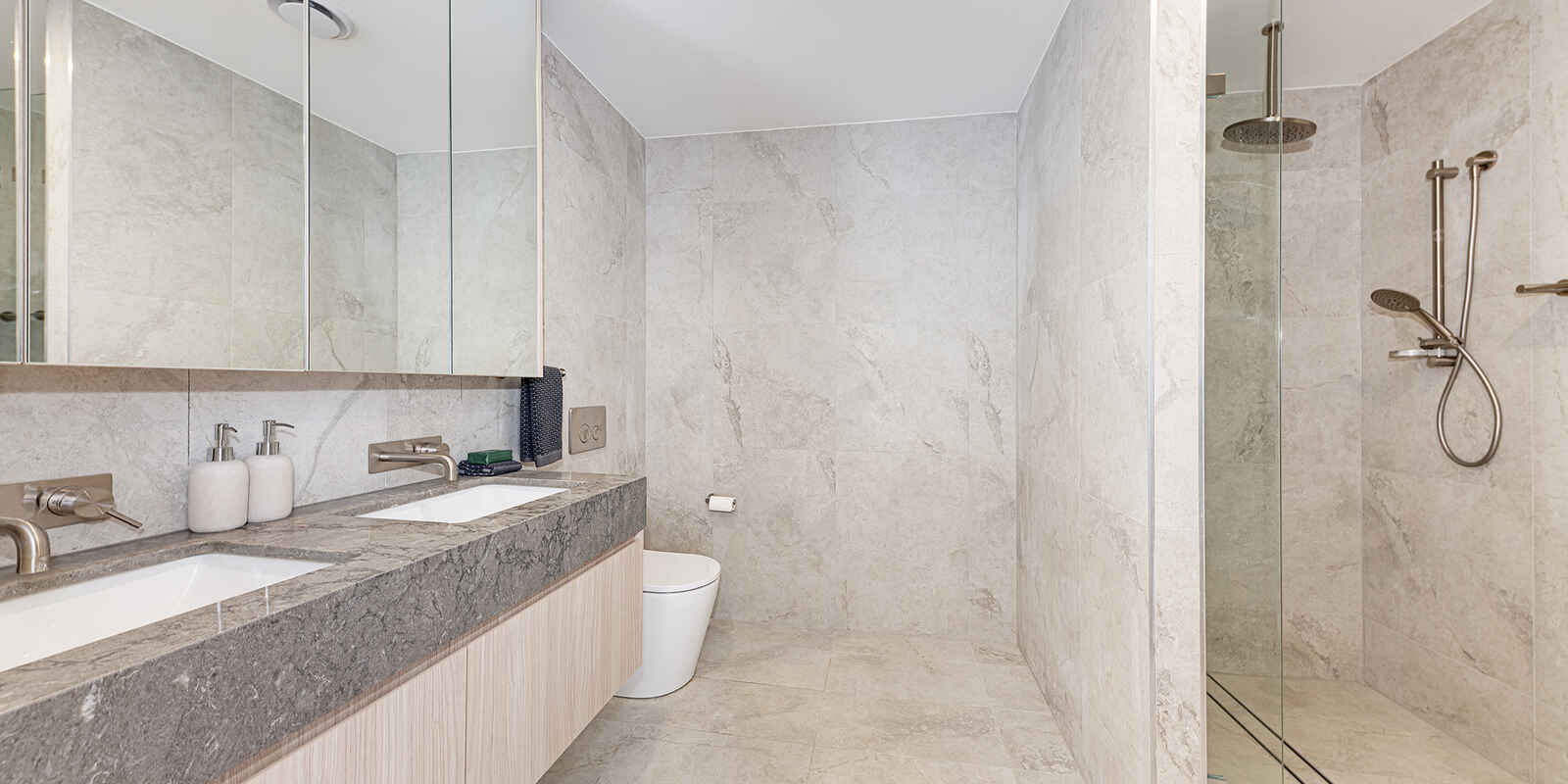 11/12 Amaroo Avenue Castle Cove