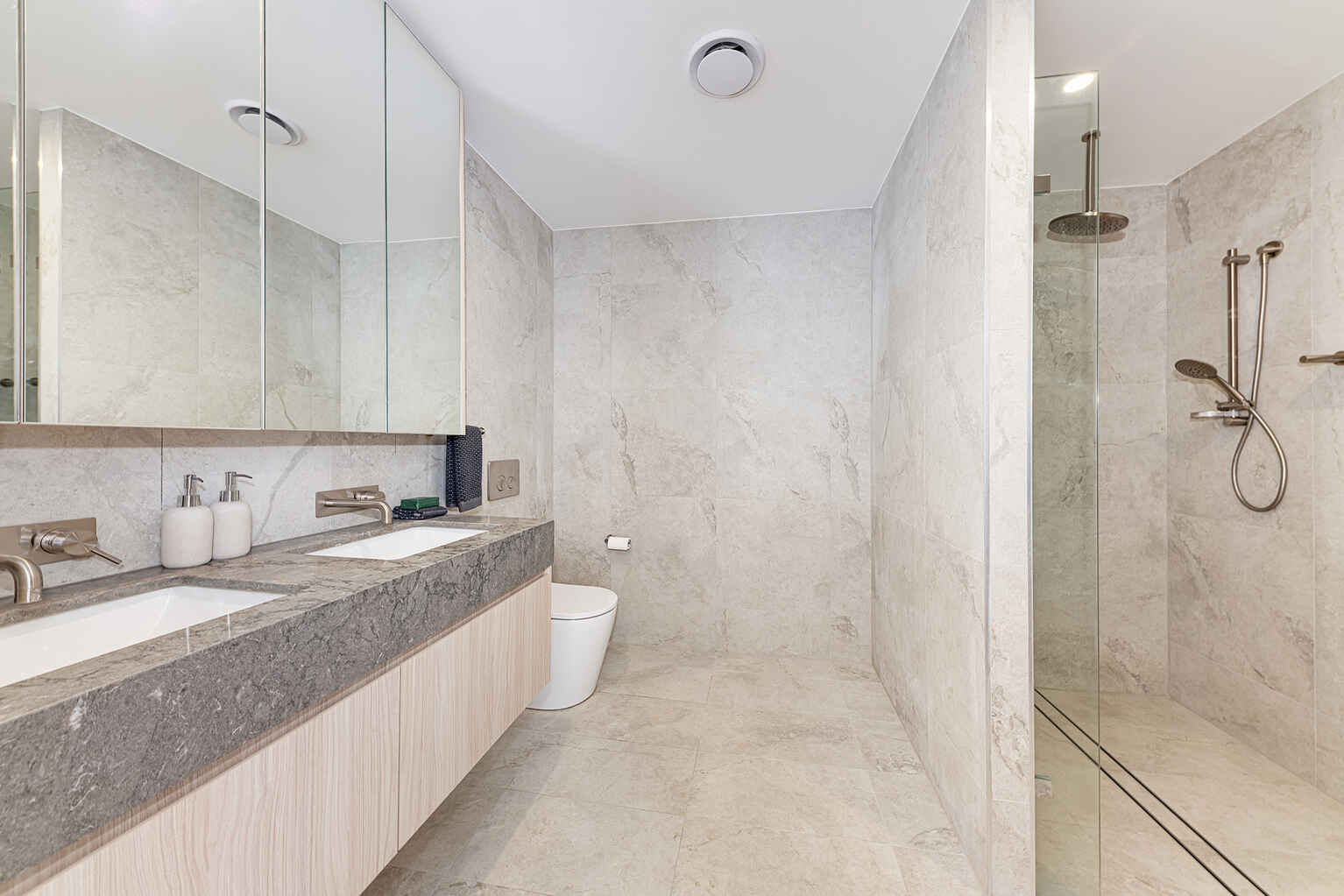 11/12 Amaroo Avenue Castle Cove 11/12 Amaroo Avenue Castle Cove