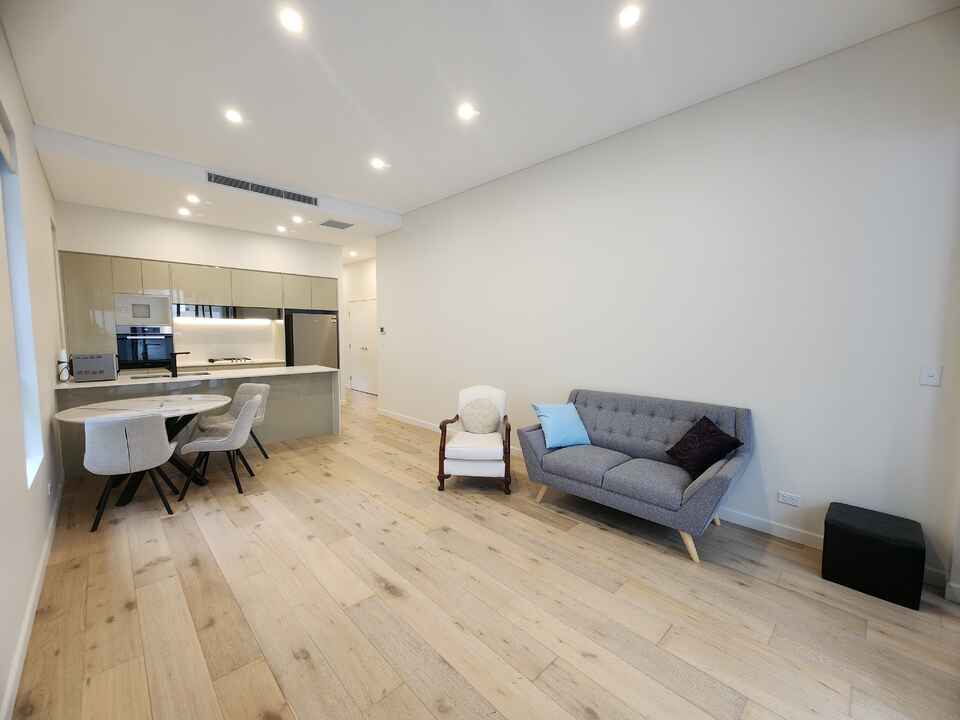 G06A/21 Glen Street Eastwood