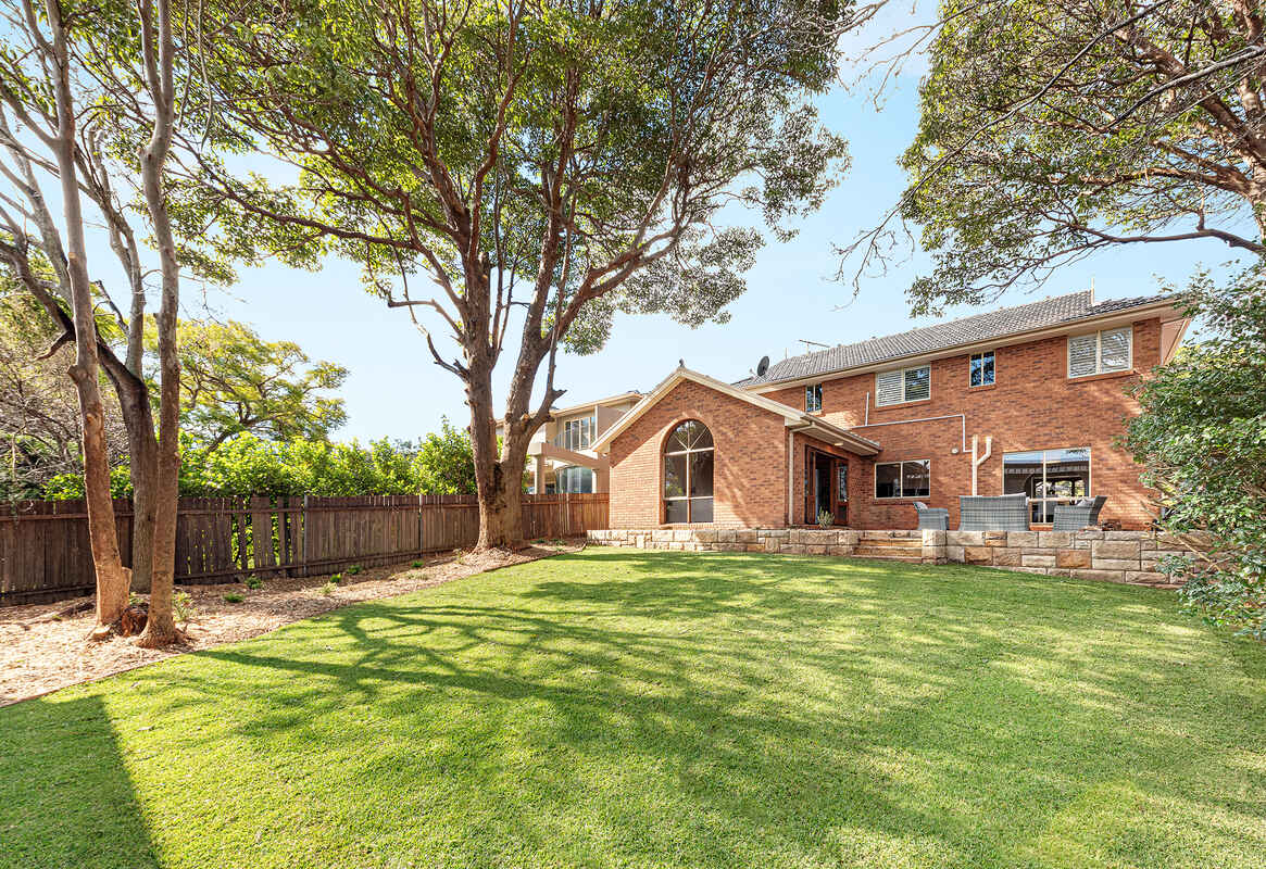 Grand Proportioned Family Home in Premier Location