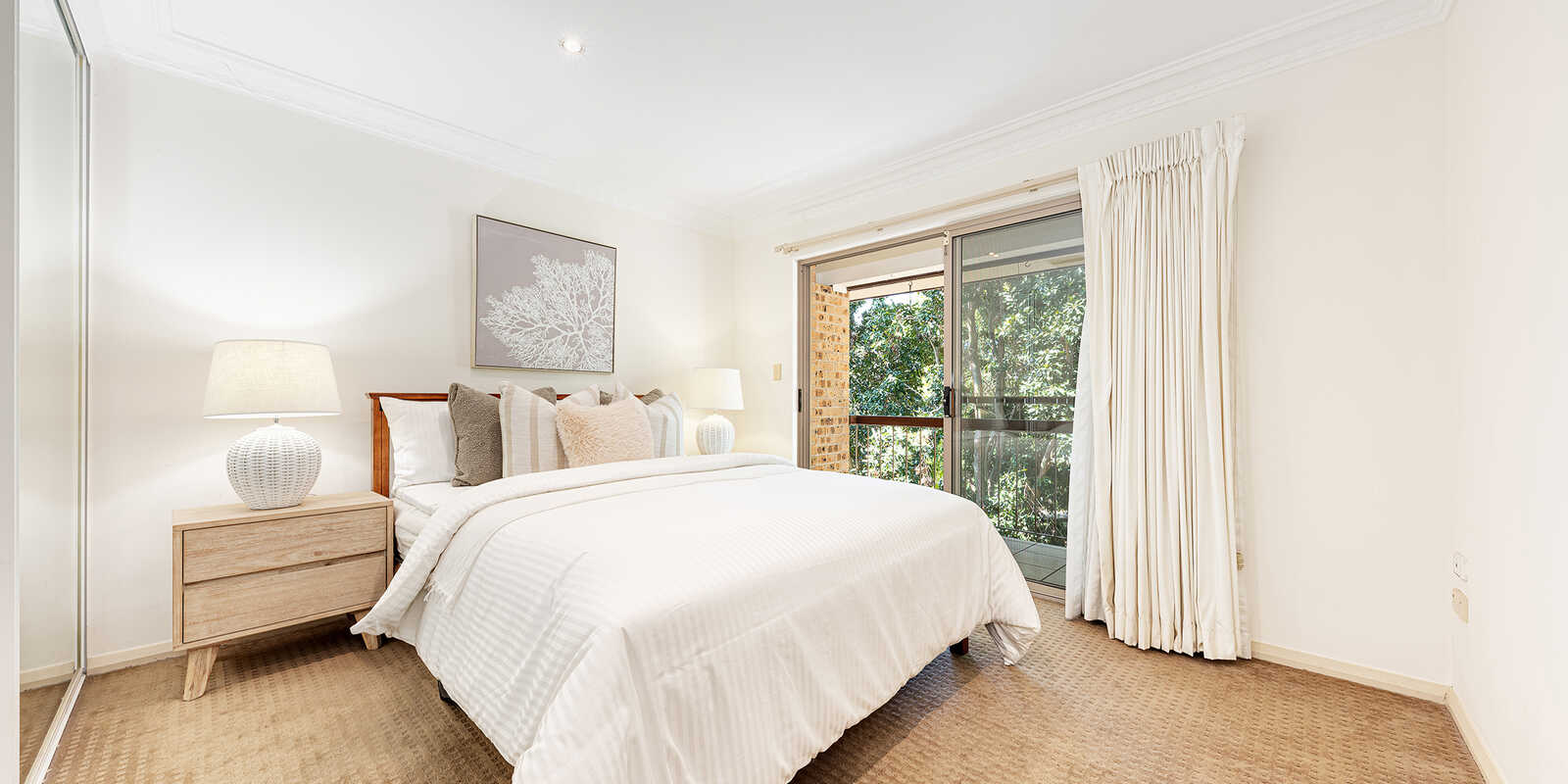 2/42A  Pine Street East Cammeray