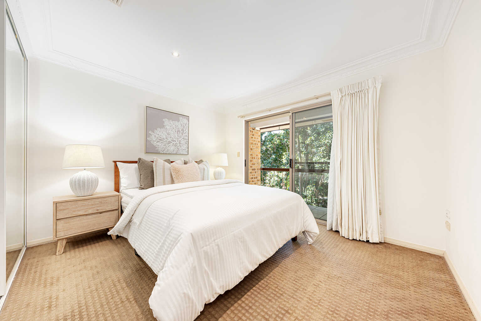 2/42A  Pine Street East Cammeray