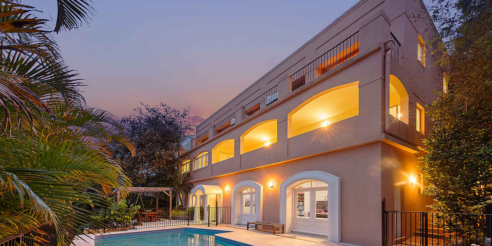 12 Rembrandt Drive Middle Cove 12 Rembrandt Drive Middle Cove