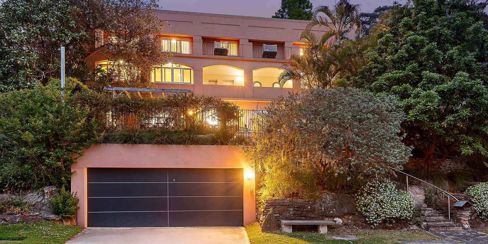 12 Rembrandt Drive Middle Cove 12 Rembrandt Drive Middle Cove