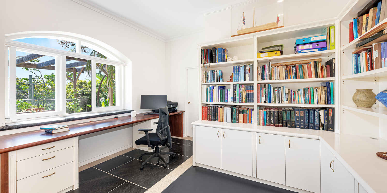 12 Rembrandt Drive Middle Cove 12 Rembrandt Drive Middle Cove