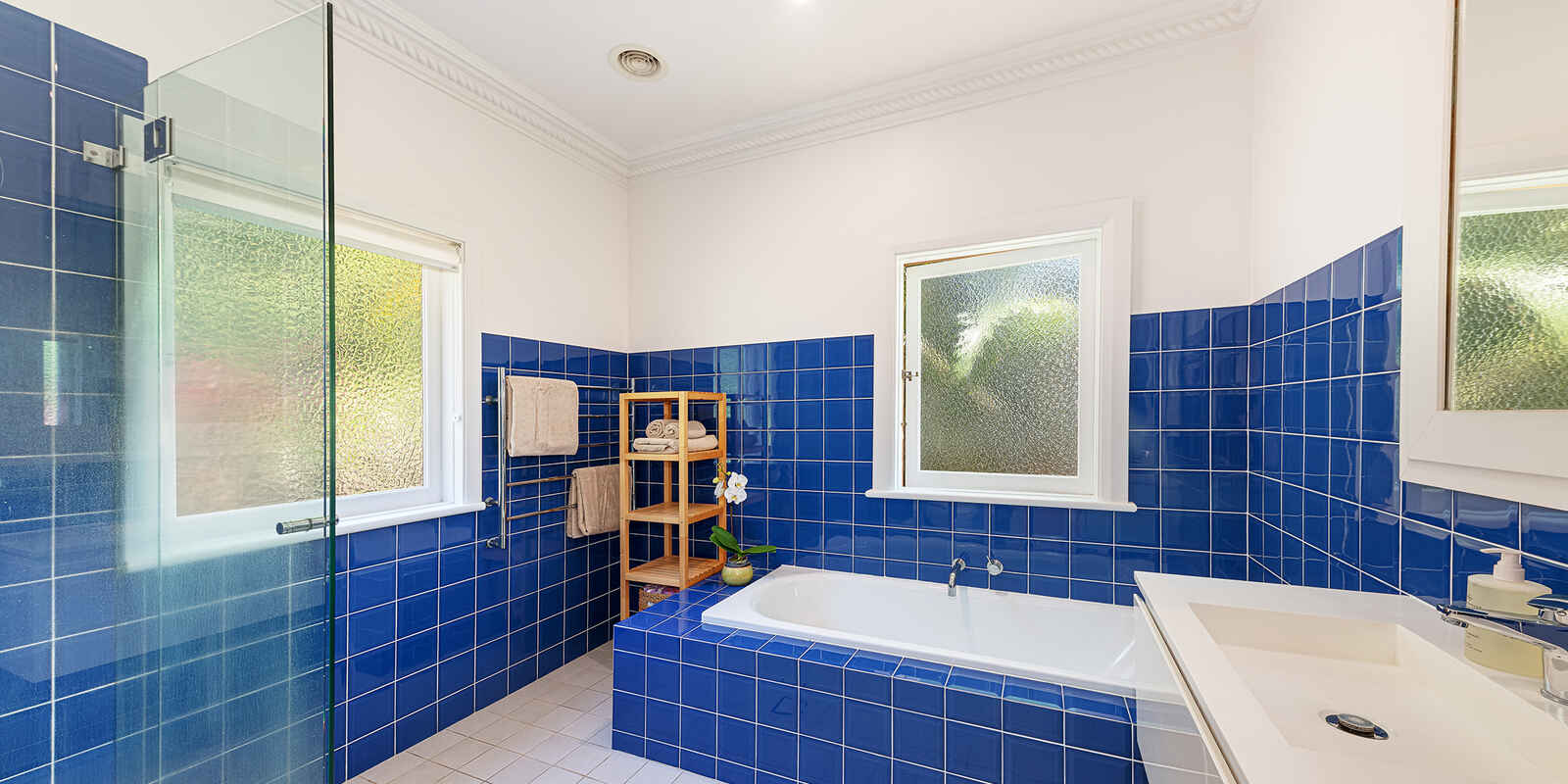 12 Rembrandt Drive Middle Cove 12 Rembrandt Drive Middle Cove