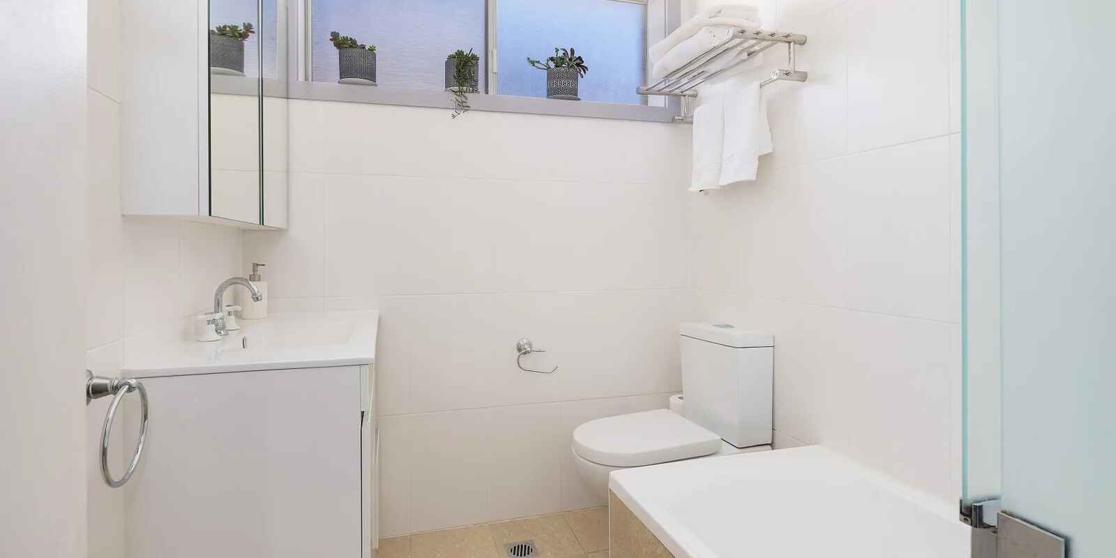 2 Merrenburn Avenue Naremburn