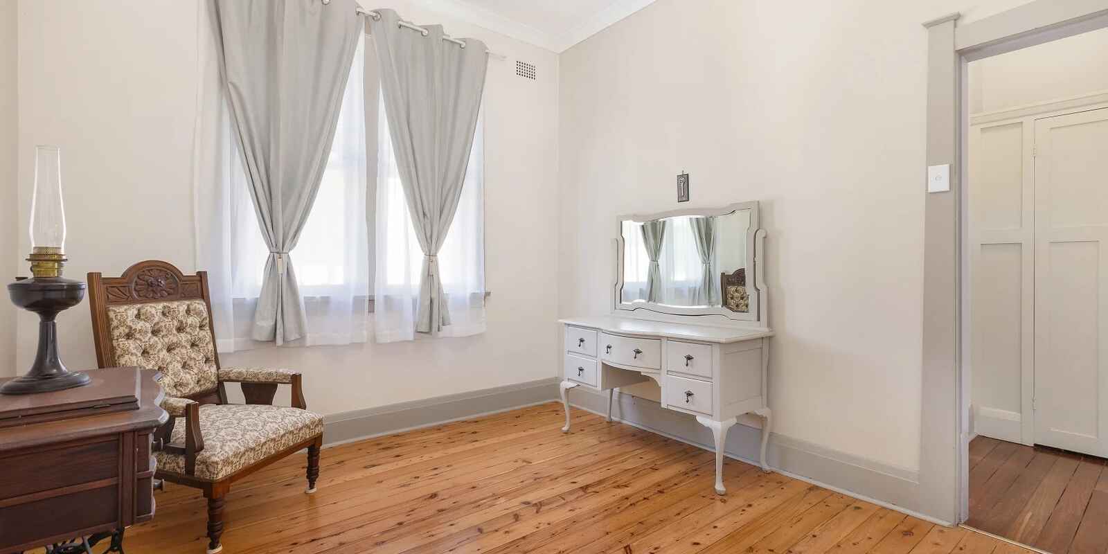 2 Merrenburn Avenue Naremburn