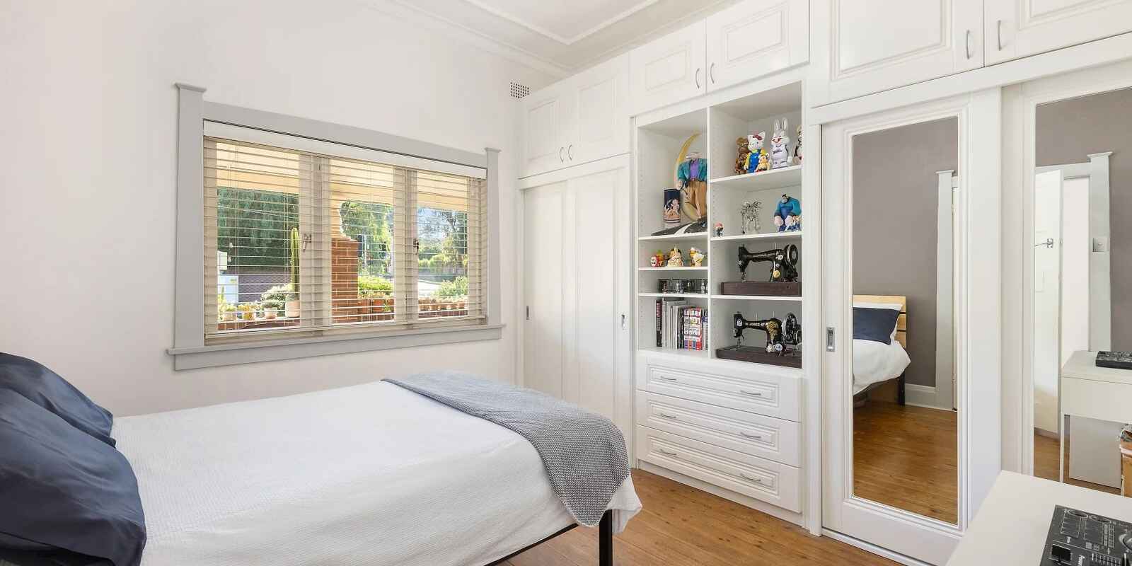 2 Merrenburn Avenue Naremburn