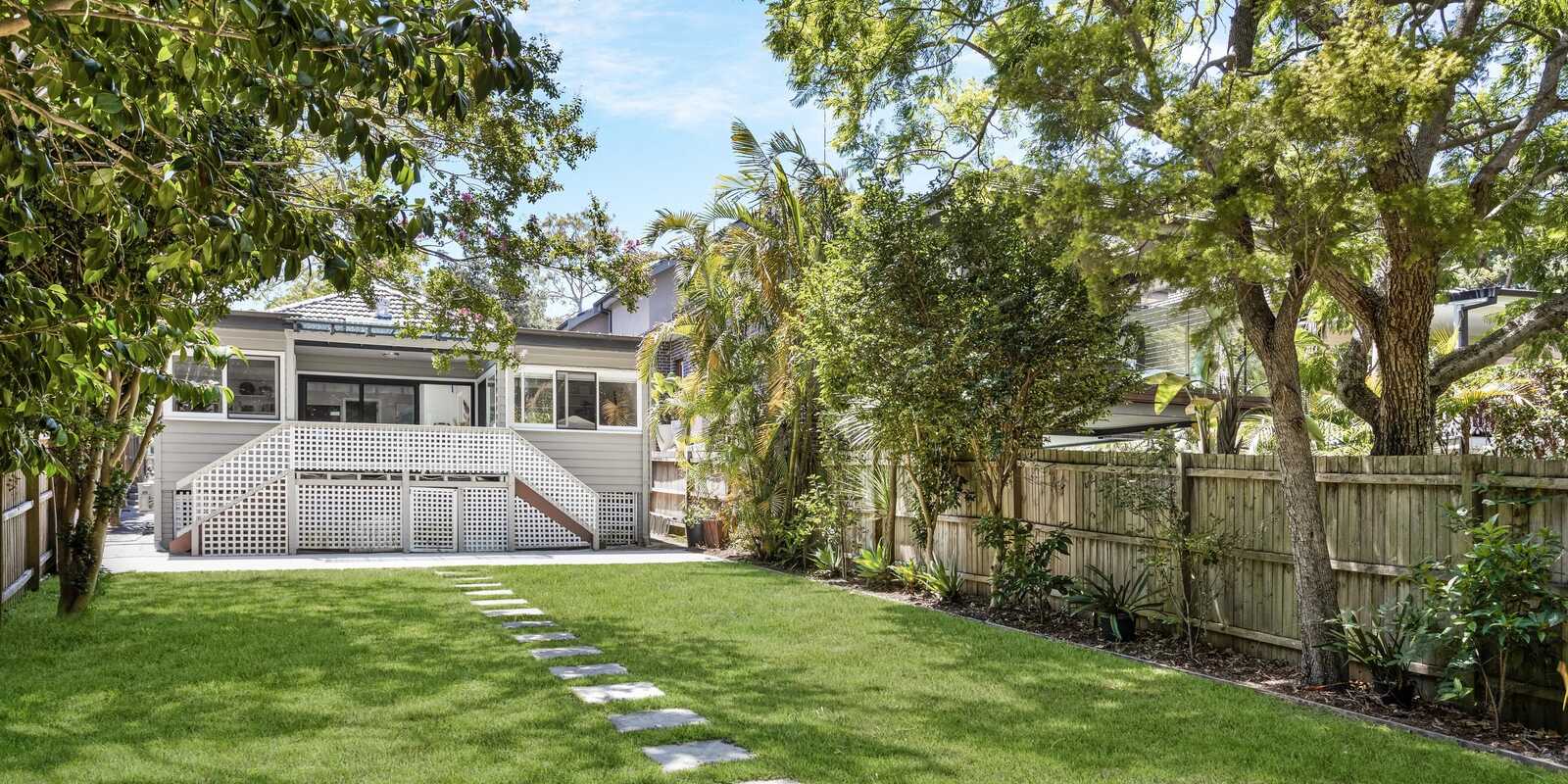14 Sugarloaf Crescent Castlecrag