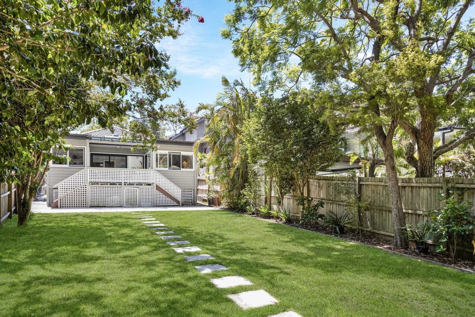 14 Sugarloaf Crescent Castlecrag