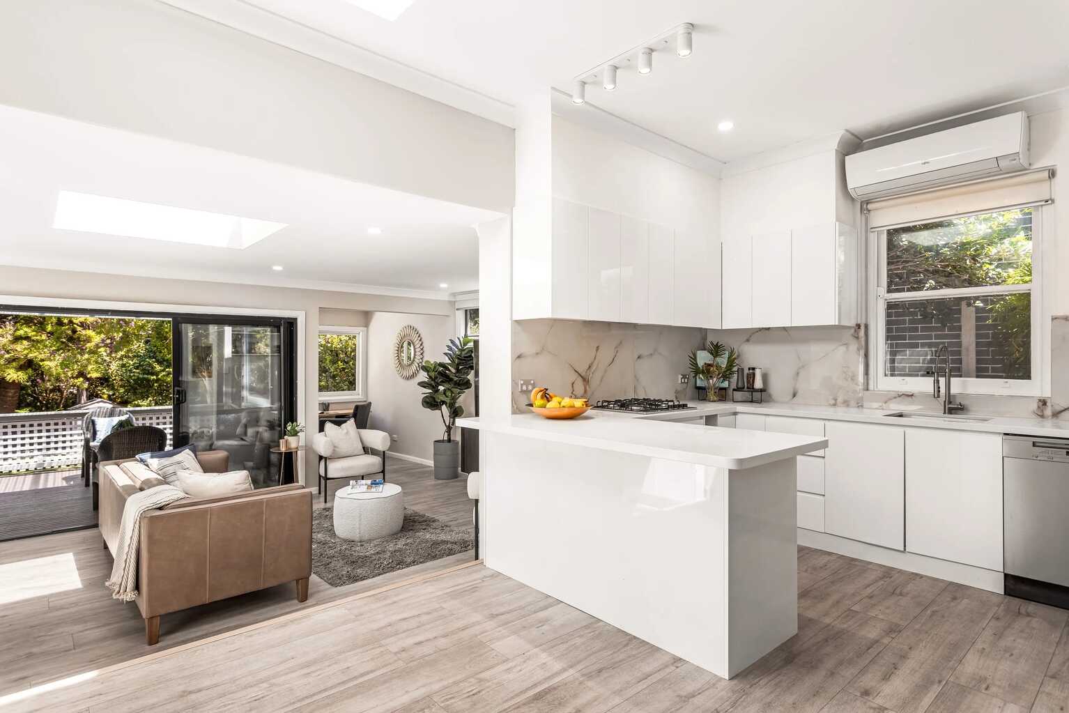 14 Sugarloaf Crescent Castlecrag