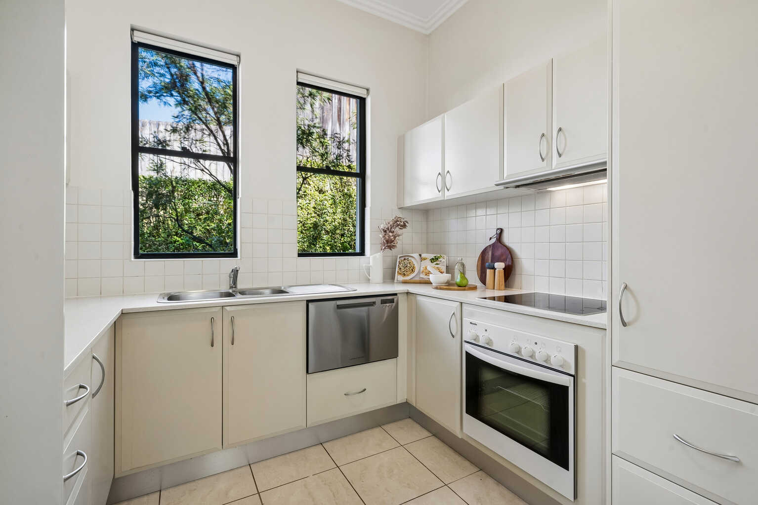 3/50 Eastern Valley Way Northbridge