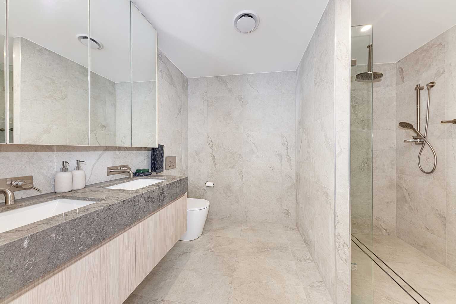 11/12 Amaroo Avenue Castle Cove