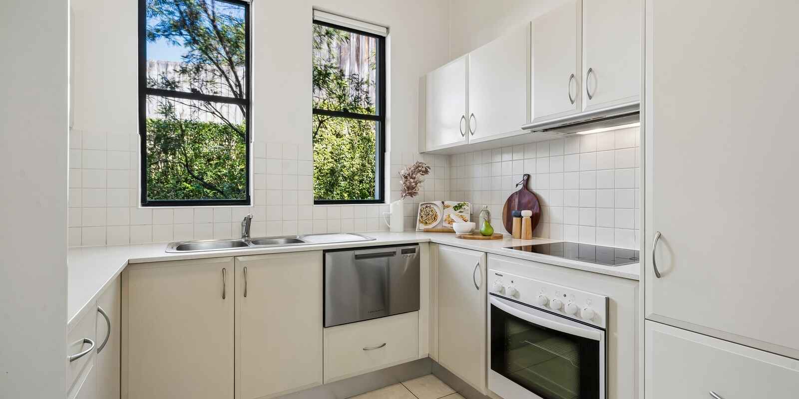3/50 Eastern Valley Way Northbridge