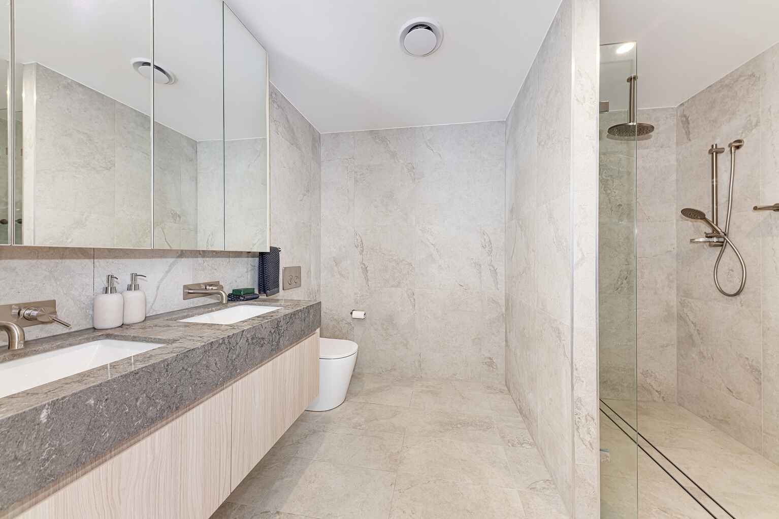 11/12 Amaroo Avenue Castle Cove