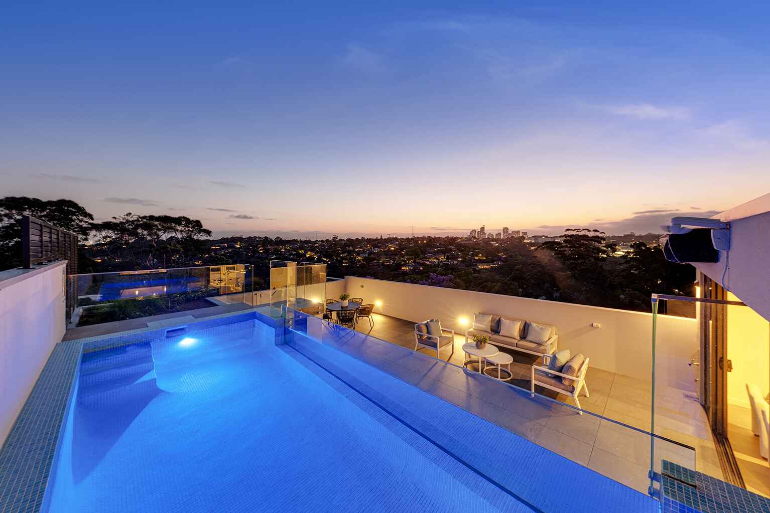11/12 Amaroo Avenue Castle Cove