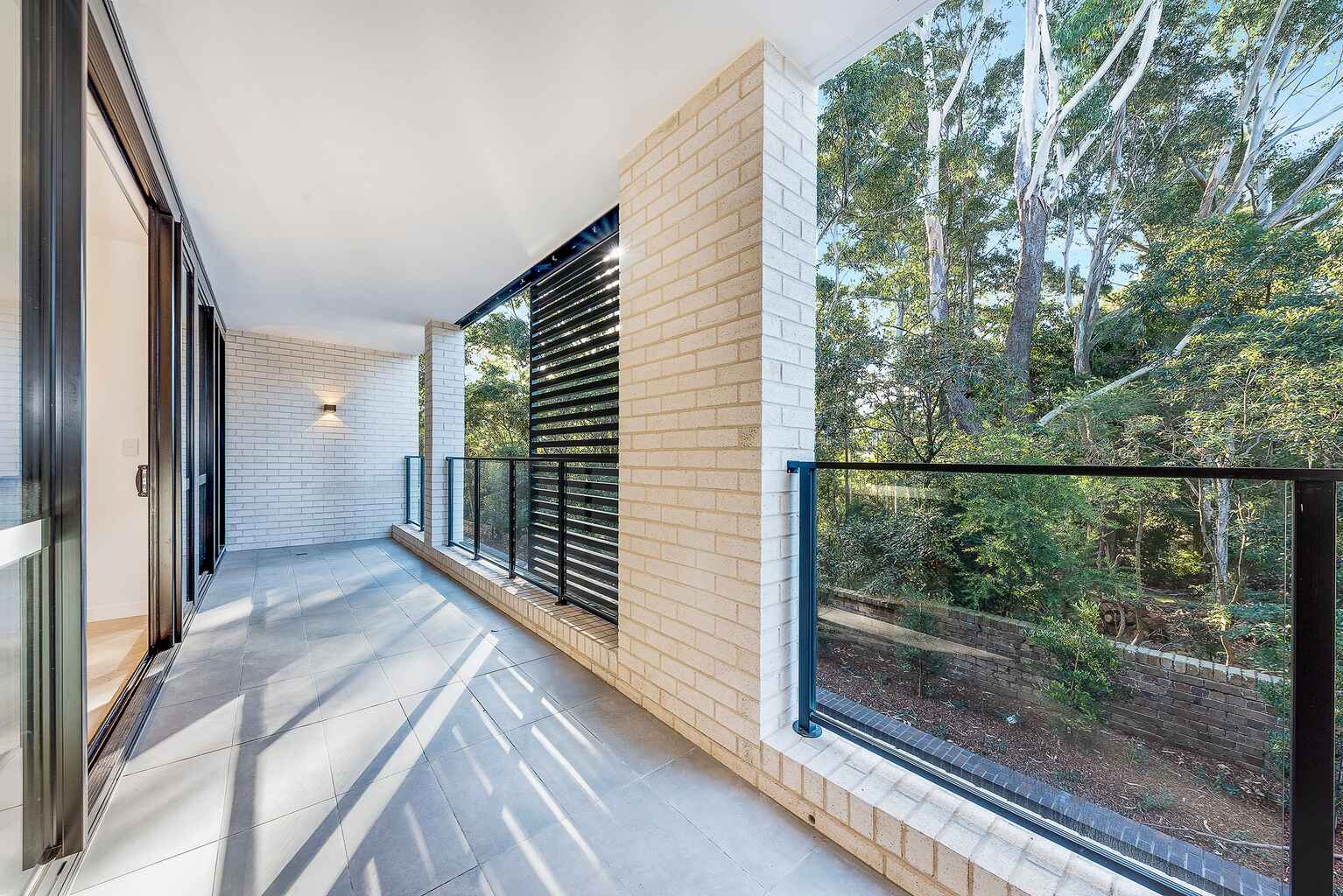 8/52 Eastern Valley way Northbridge