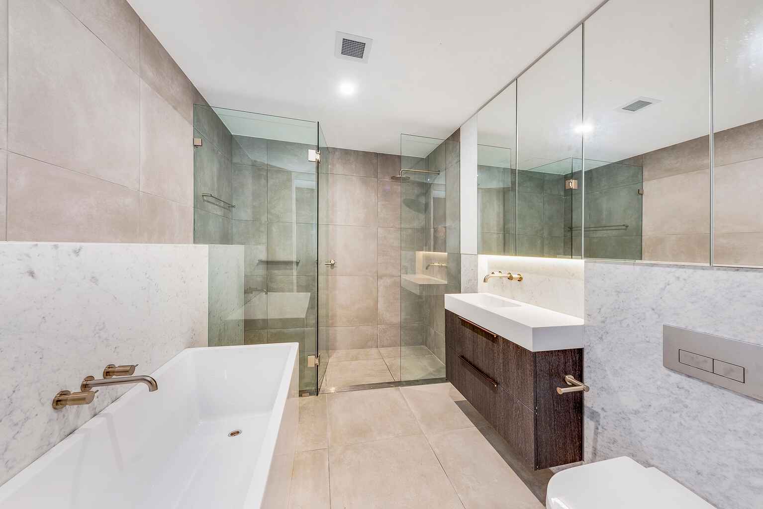 8/52 Eastern Valley way Northbridge