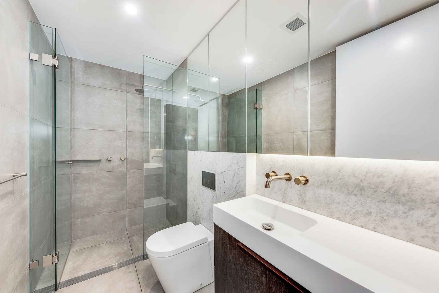 8/52 Eastern Valley way Northbridge
