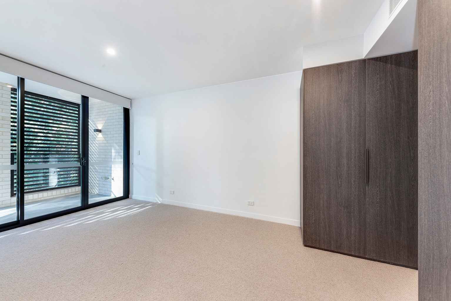 8/52 Eastern Valley way Northbridge